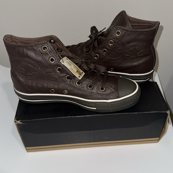 Chuck Taylor Converse All Star Size 8 - Picture 3 of 6